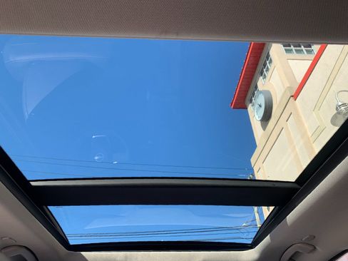 Used 2023 Nissan Rogue SL image 31