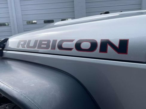 Used 2017 Jeep Wrangler Unlimited Rubicon AWD/4WD image 19