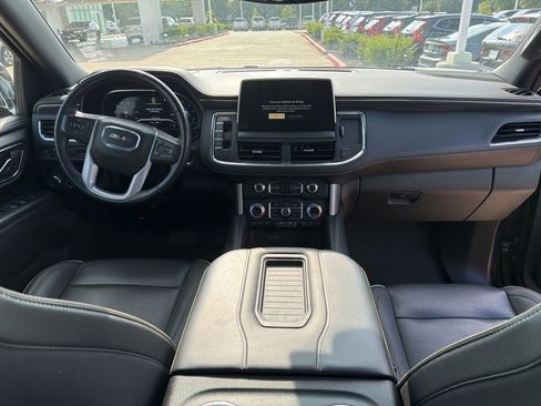 Used 2023 GMC Yukon XL SLT RWD image 6