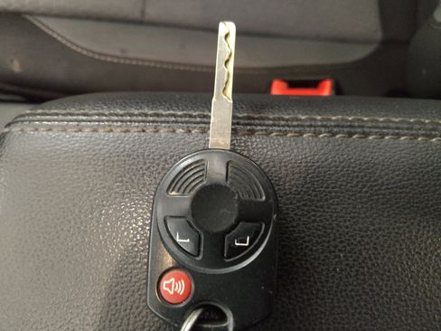 Used 2018 Ford Escape SE FWD image 32