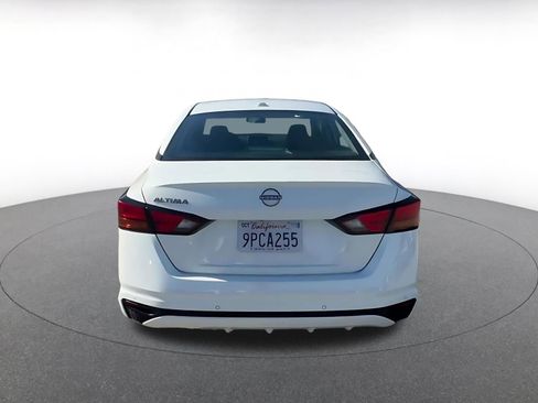 Used 2025 Nissan Altima 2.5 SV image 12