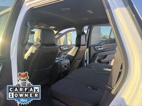 Used 2024 GMC Yukon SLE w/ Gmc Pro Safety Plus Package image 25