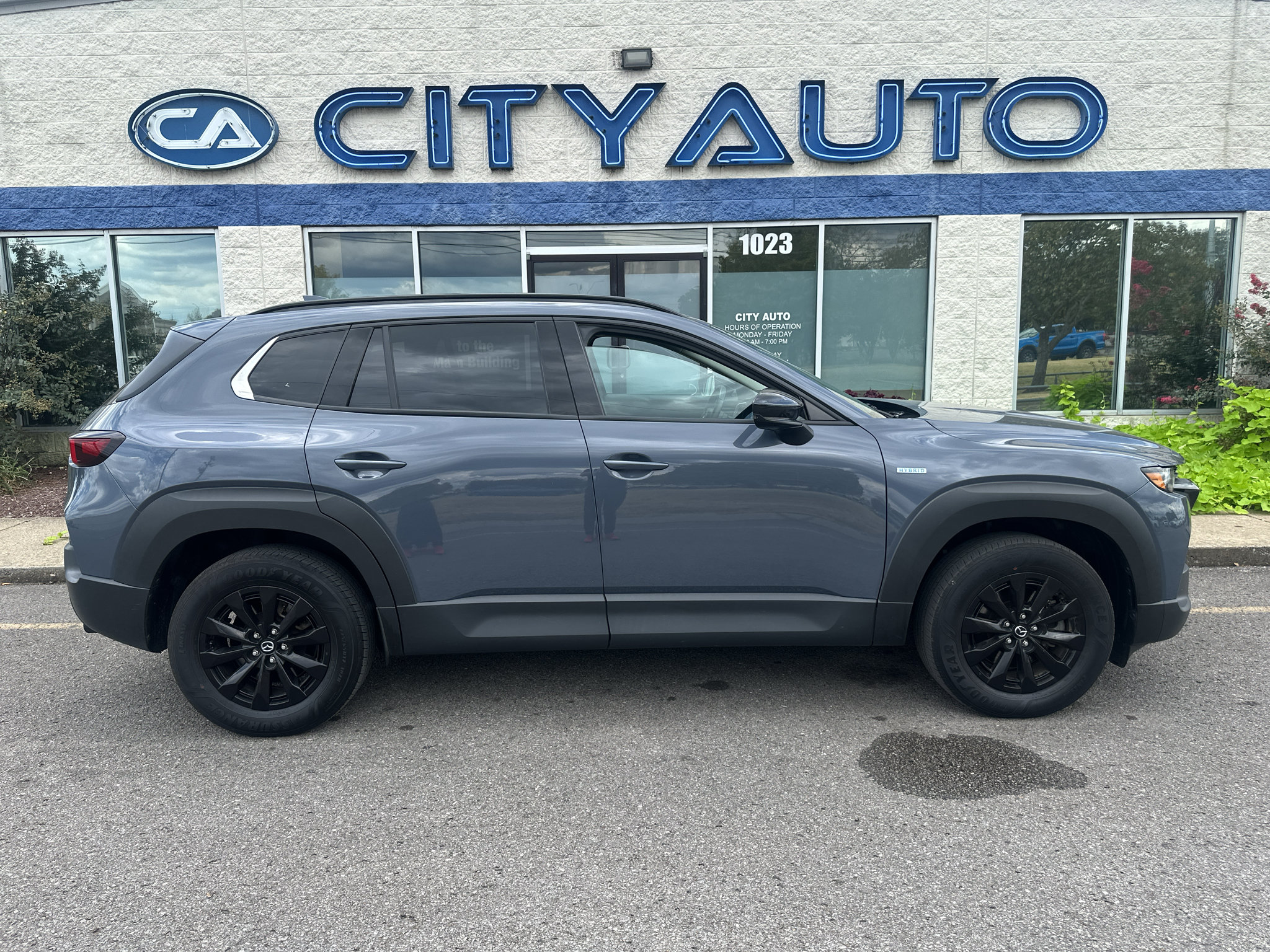 Used 2025 MAZDA CX-50 AWD 2.5 Hybrid w/ Premium Pkg image 3