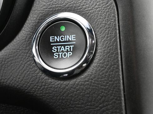 Used 2019 Ford Fusion Energi Titanium FWD image 16