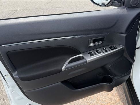 Used 2019 Mitsubishi Outlander Sport ES FWD image 6