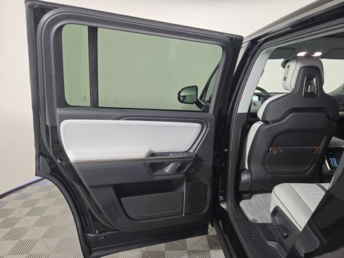 Used 2024 Rivian R1S Adventure AWD/4WD image 17