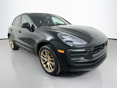 Used 2025 Porsche Macan AWD/4WD image 3