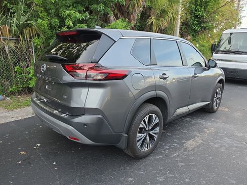 Used 2022 Nissan Rogue SV FWD image 6