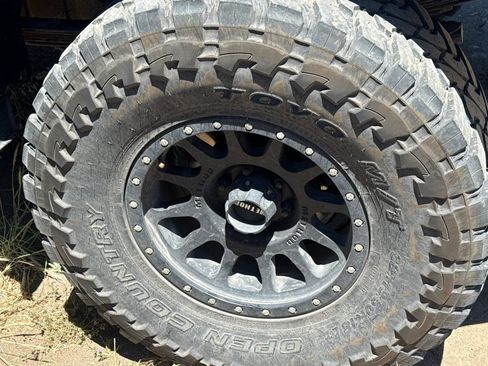 Used 2020 Chevrolet Silverado 1500 LT AWD/4WD image 3