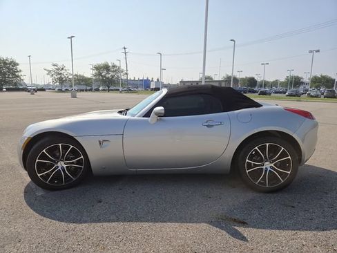 Used 2006 Pontiac Solstice Convertible w/ Premium Package RWD image 14