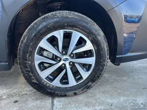 Used 2025 Subaru Outback Premium w/ Popular Package #1A image 39