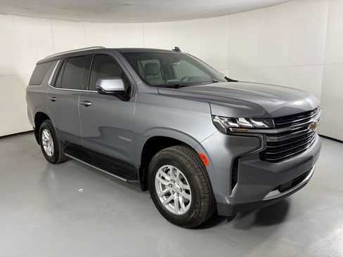 Used 2021 Chevrolet Tahoe LT w/ Luxury Package RWD image 2