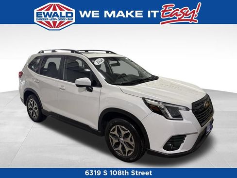 Used 2024 Subaru Forester Premium AWD/4WD image 1