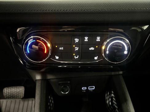 New 2026 Chevrolet TrailBlazer LT w/ LT Cold Weather Package FWD image 18