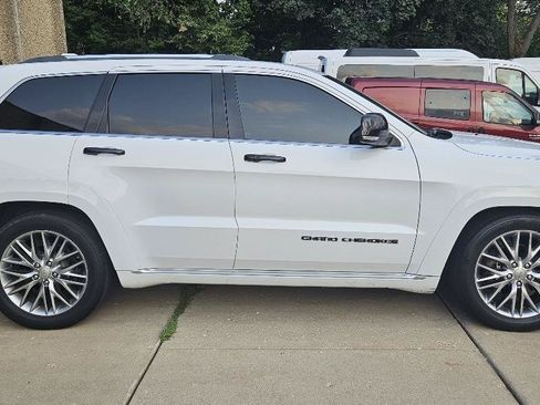 Used 2018 Jeep Grand Cherokee Summit AWD/4WD image 8