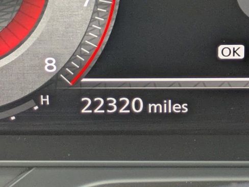 Used 2023 Nissan Pathfinder Platinum w/ Cargo Package image 23