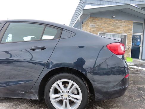 Used 2016 Chevrolet Cruze LS image 27