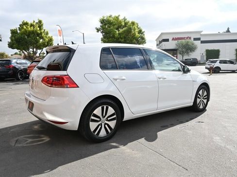 Used 2016 Volkswagen e-Golf SE w/ DC Fast Charging Package image 12