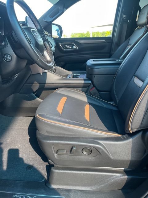 Used 2024 GMC Yukon AT4 w/ Technology Package AWD/4WD image 11
