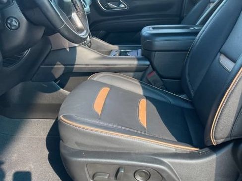 Used 2024 GMC Yukon AT4 w/ Technology Package AWD/4WD image 11