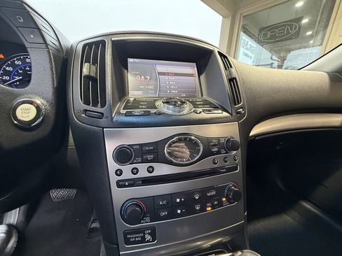 Used 2013 INFINITI G37 x w/ Premium Pkg image 17