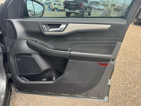 Used 2022 Ford Escape SEL FWD image 32