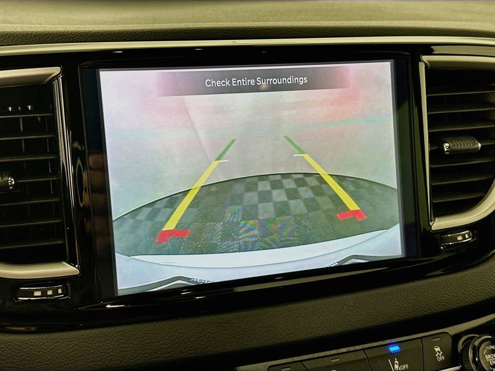 Used 2025 Chrysler Pacifica Select FWD image 6