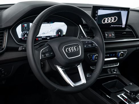 Certified 2023 Audi Q5 2.0T Premium Plus w/ Premium Plus Package AWD/4WD image 9
