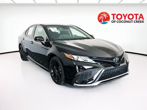 Used 2022 Toyota Camry XSE FWD image 1
