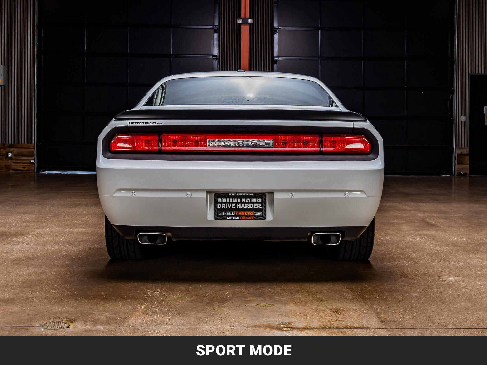 Used 2014 Dodge Challenger R/T RWD image 7