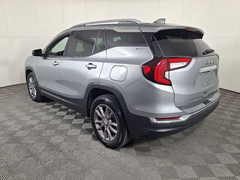 Used 2024 GMC Terrain SLT image 8