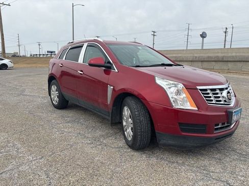 Used 2013 Cadillac SRX Luxury image 2