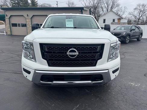Used 2024 Nissan Titan SV w/ SV Convenience Package image 7