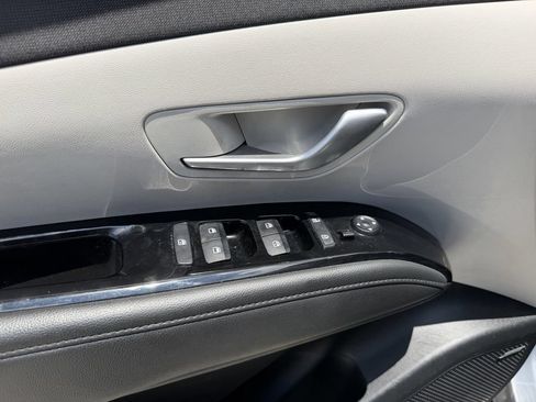 Used 2023 Hyundai Tucson Limited AWD/4WD image 11