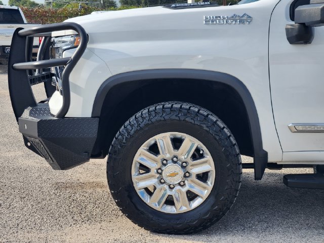 Used 2025 Chevrolet Silverado 3500 High Country w/ Technology Package AWD/4WD image 8
