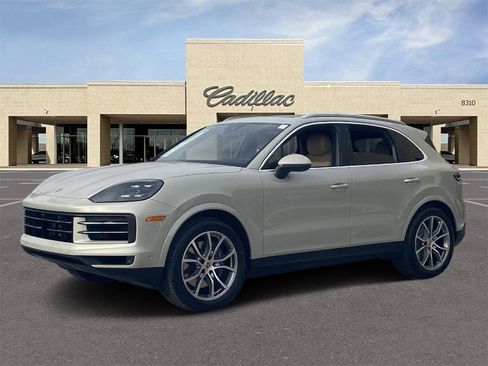 Used 2024 Porsche Cayenne image 32