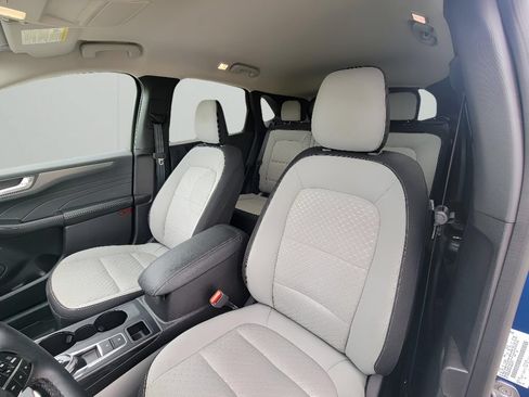 Used 2023 Ford Escape Active w/ Tech Pack #2 AWD/4WD image 10
