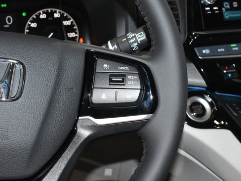 New 2026 Honda Odyssey Touring image 13