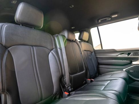 Used 2024 Jeep Wagoneer L Series II w/ Flexible Seating Group AWD/4WD image 35