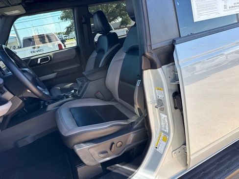 Used 2023 Ford Bronco Wildtrak AWD/4WD image 12