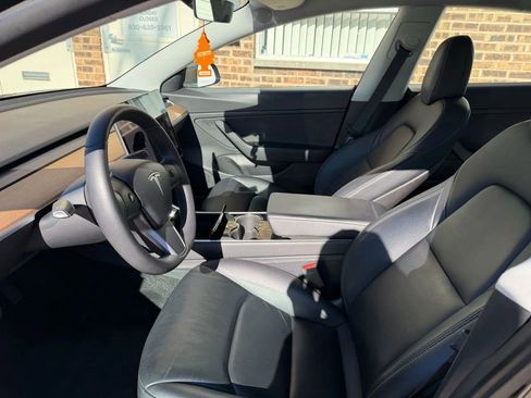 Used 2020 Tesla Model 3 Long Range image 2