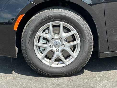 New 2025 Chrysler Voyager LX image 26