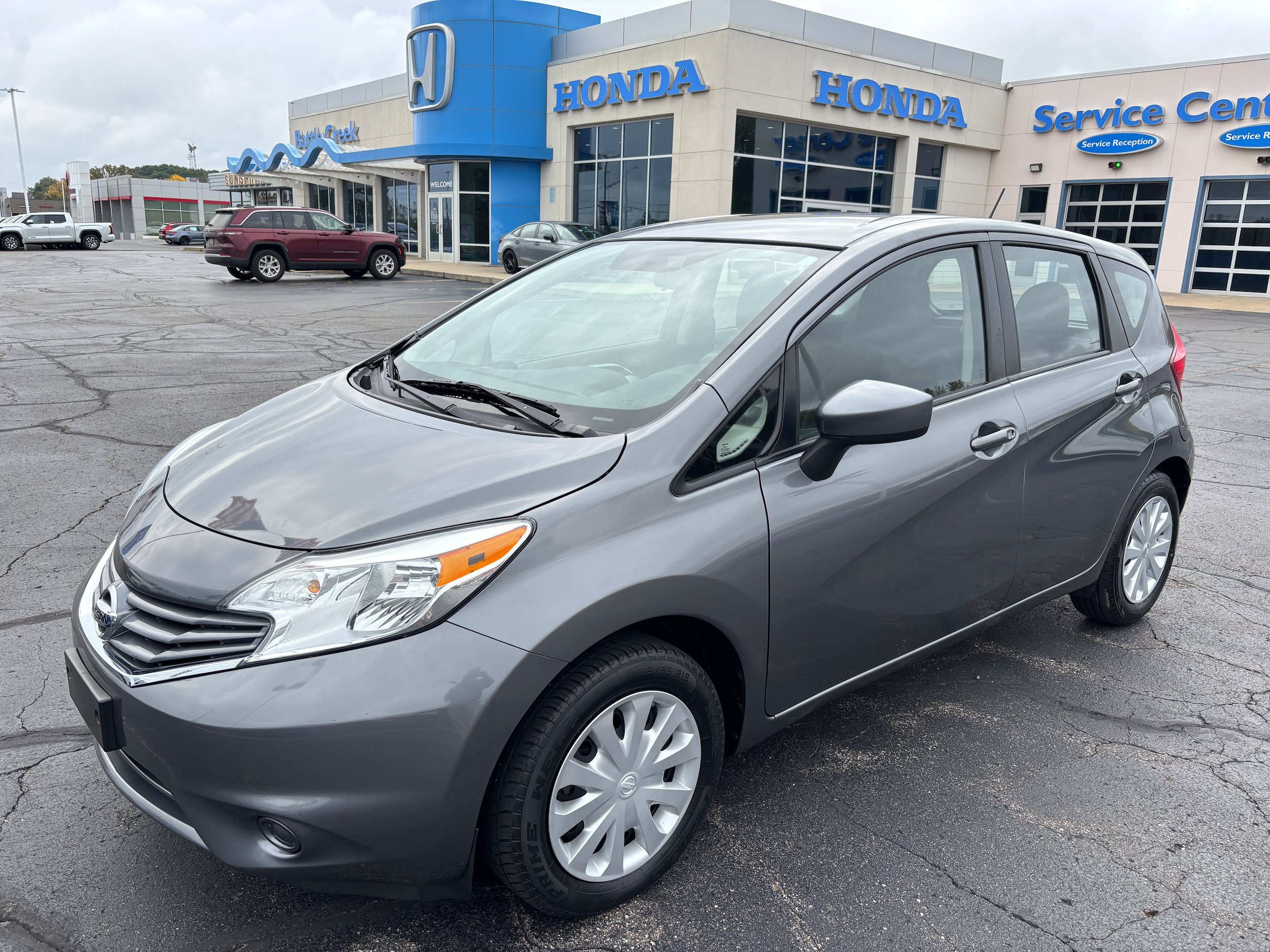 Used 2016 Nissan Versa Note SV FWD image 4