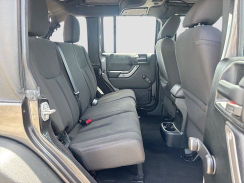 Used 2018 Jeep Wrangler Unlimited Sport AWD/4WD image 23