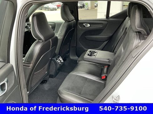 Used 2020 Volvo XC40 T5 R-Design AWD/4WD image 27