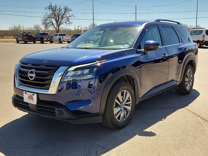 Used 2025 Nissan Pathfinder SV