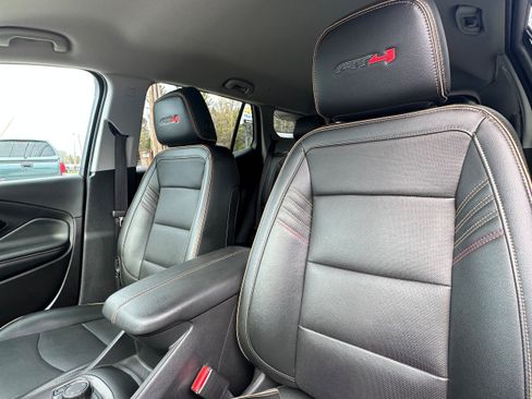 Used 2024 GMC Terrain AT4 AWD/4WD image 13