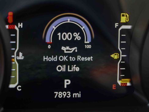 Used 2024 Jeep Wrangler Unlimited Rubicon AWD/4WD image 8