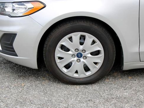 Used 2019 Ford Fusion S image 23