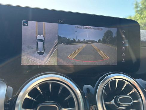 Used 2023 Mercedes-Benz GLB 250 image 38